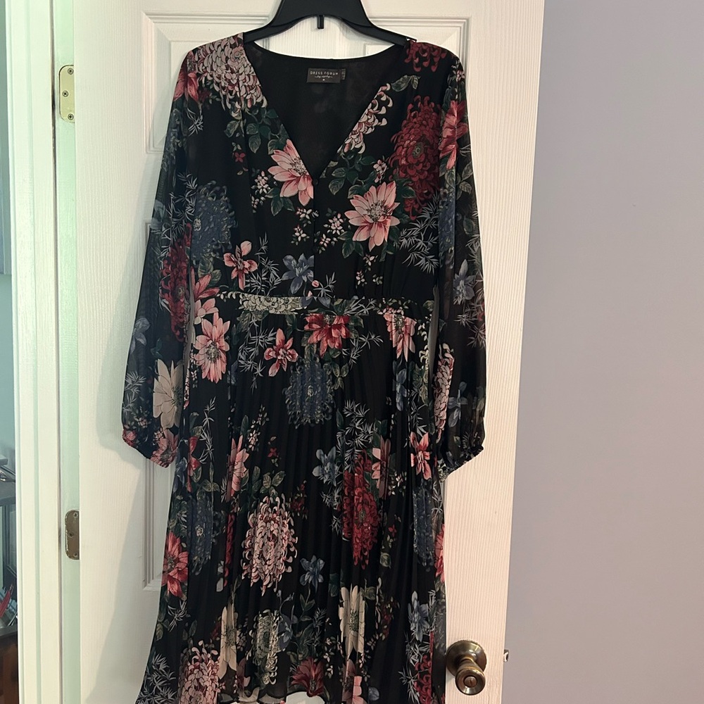 Dress forum black pleated dress